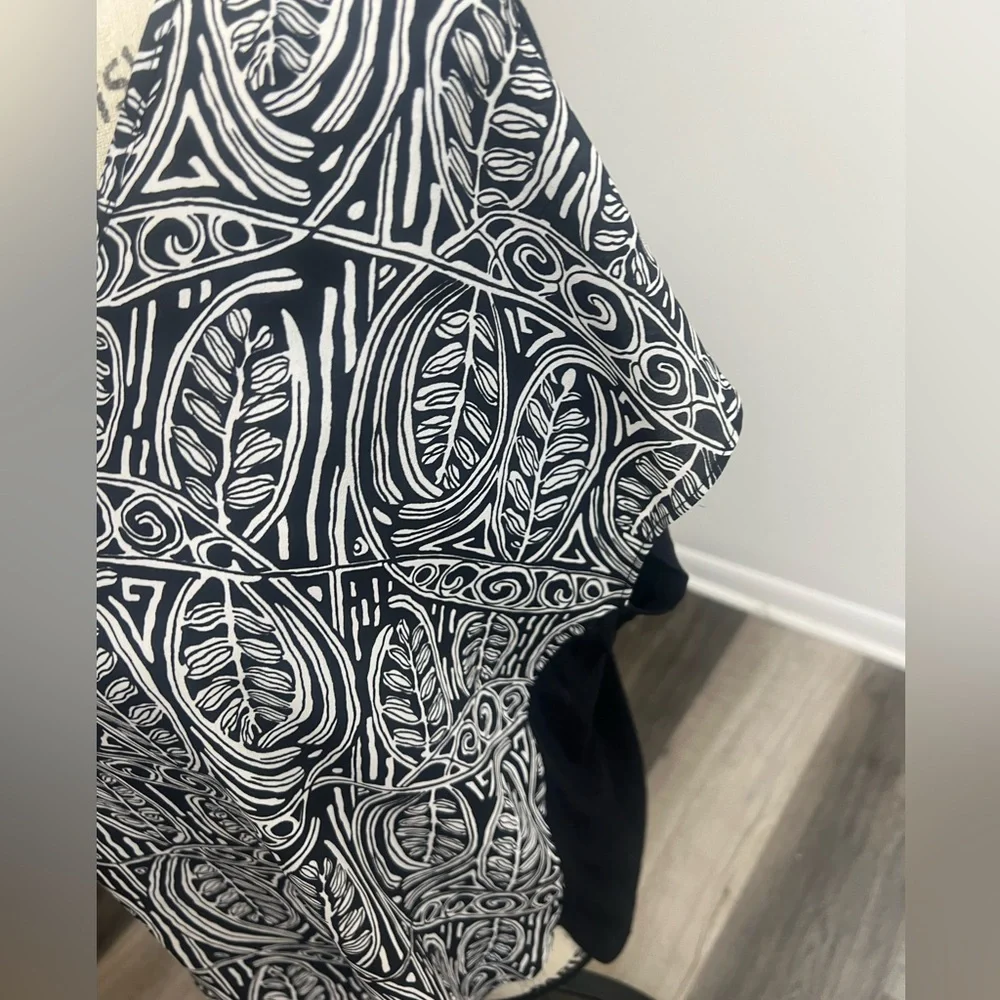 Loft Black & White Patterned Blouse! - Picture 7 of 13